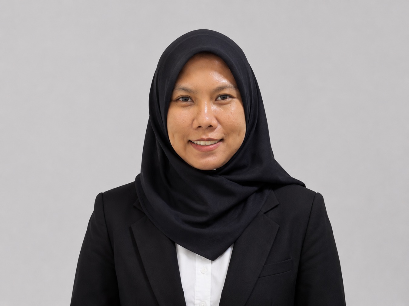 Dr. Eka Indriyani, M.M.
