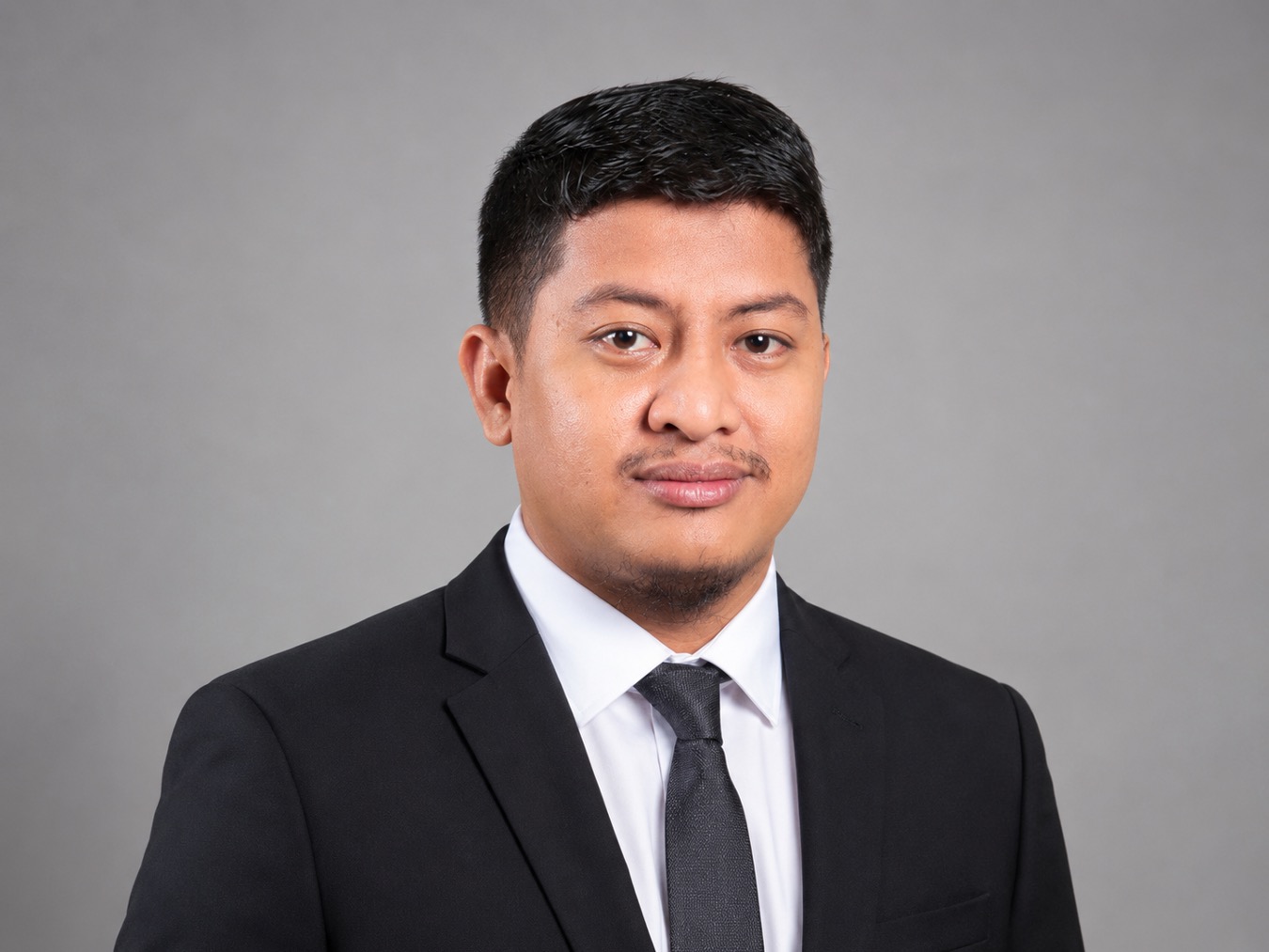 Dr. Trisno Wardy Putra, M.E.I.