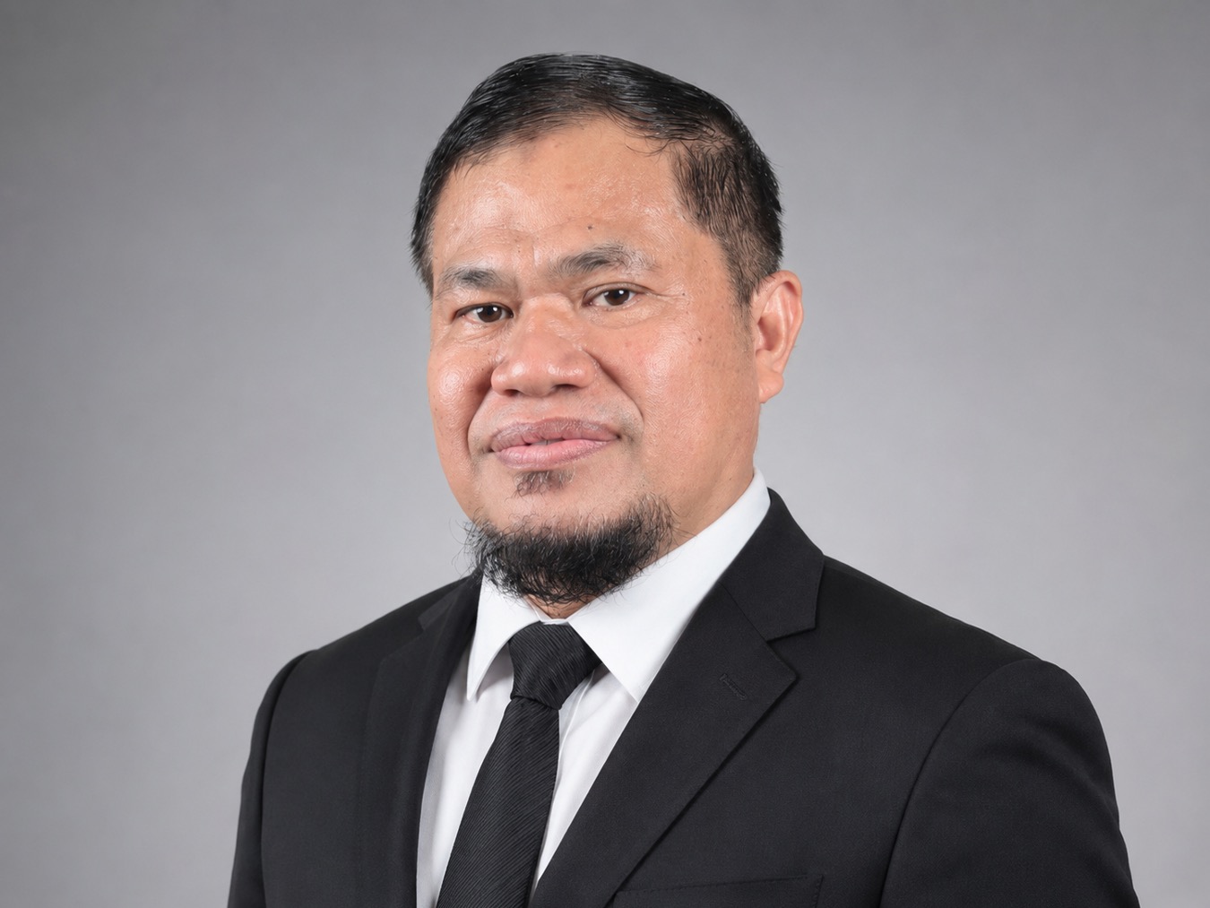 Dr. Ir. H. Idris Parakkasi, M.M.